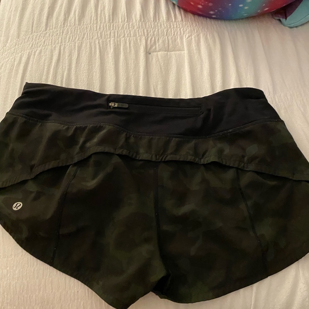 Lululemon camo shorts 2.5